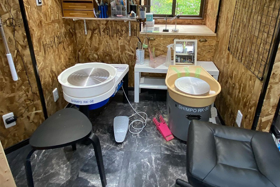 豊富な陶材と設備